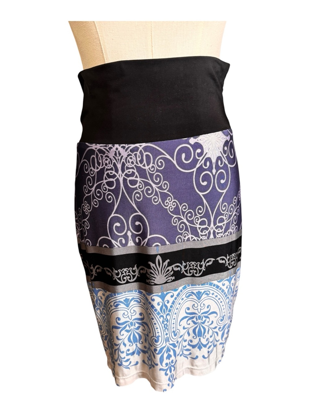 Analili High Rise Scarf Print Stretch Jersey Pencil Skirt Blue Navy Scroll M